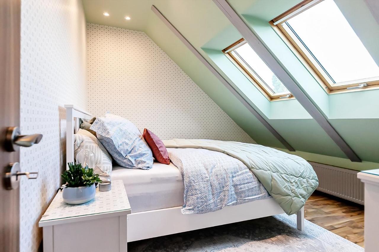Attic Apartment On Waterfront / View / Netflix Prague Extérieur photo