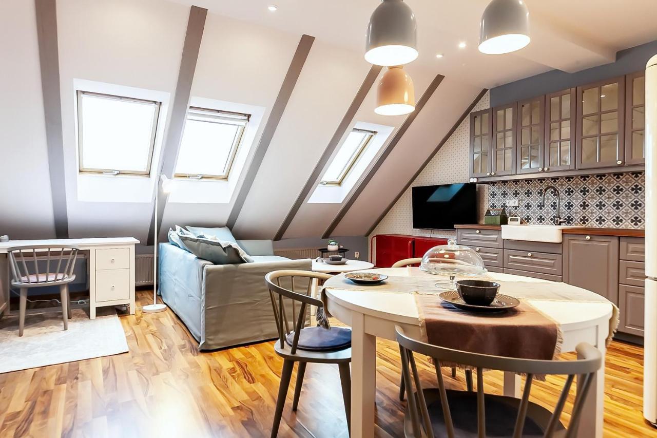 Attic Apartment On Waterfront / View / Netflix Prague Extérieur photo