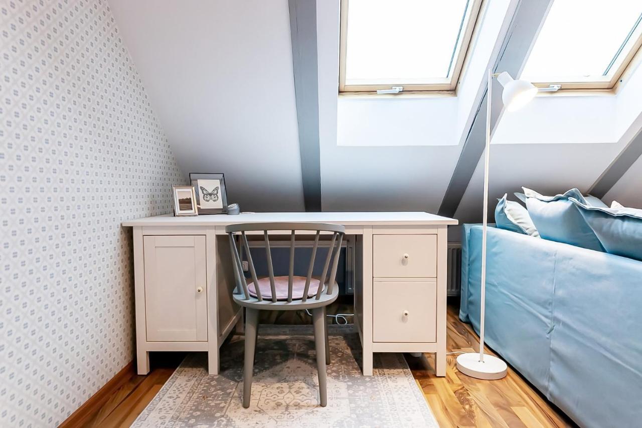 Attic Apartment On Waterfront / View / Netflix Prague Extérieur photo