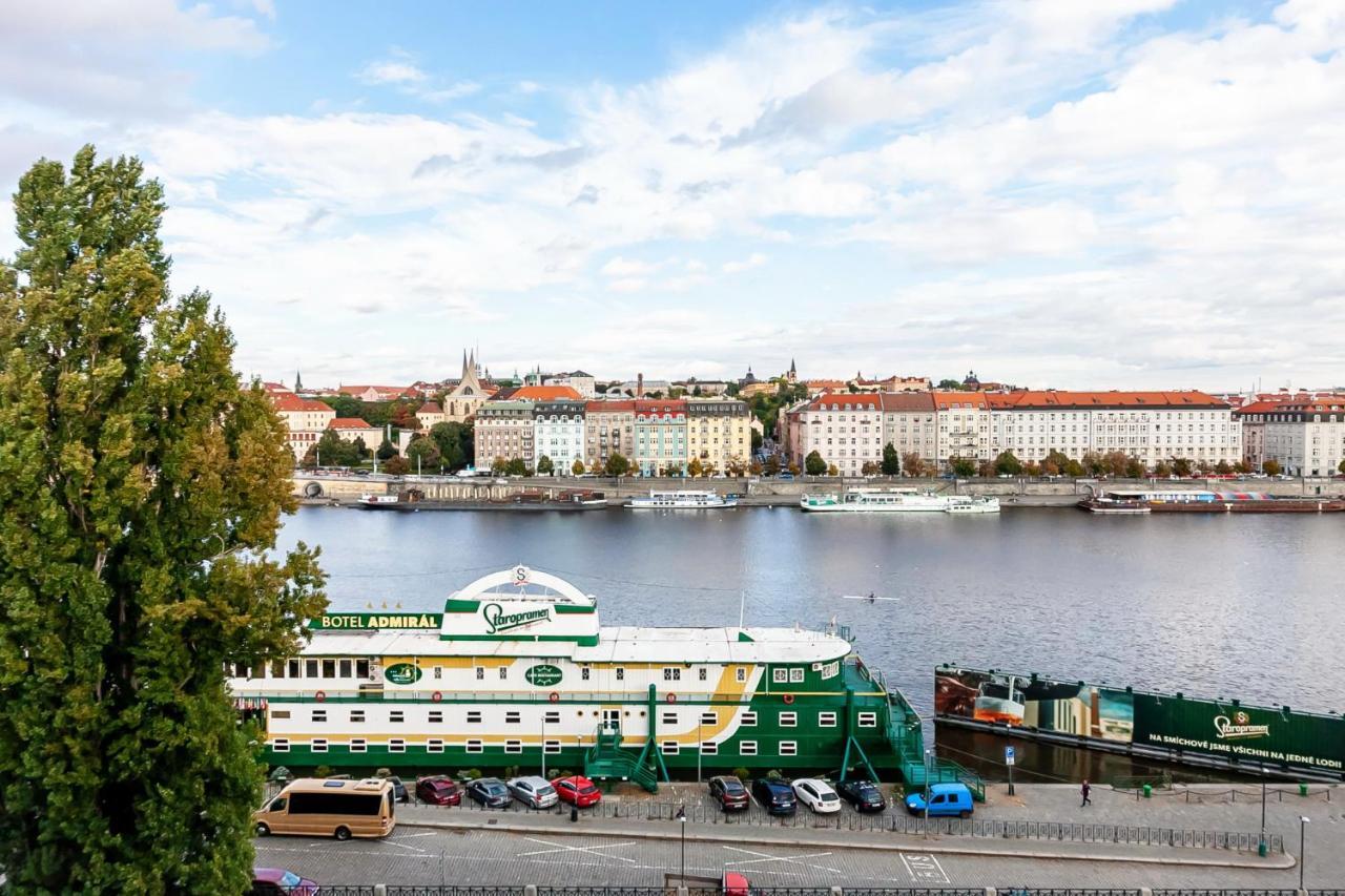 Attic Apartment On Waterfront / View / Netflix Prague Extérieur photo